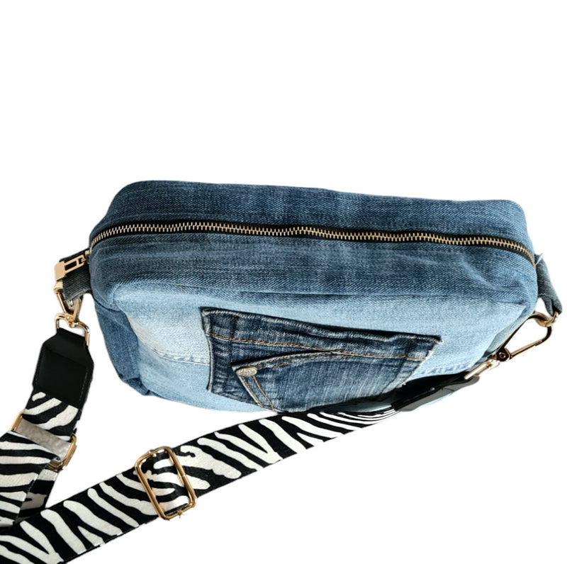Sac en jean recyclé et bandoulière zebrée