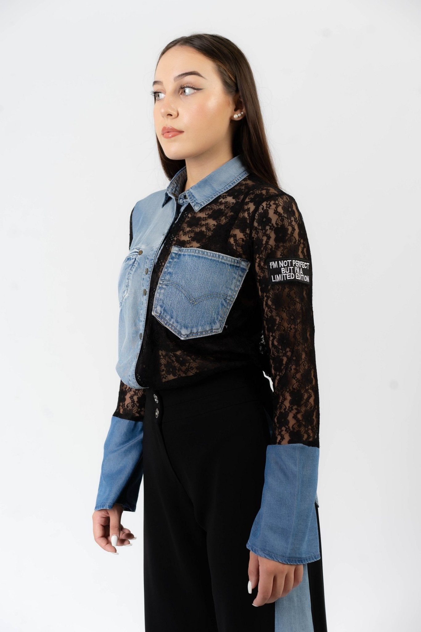 Chemise Lalie jean recyclé et dentelle noire - garOzange vetements recyclés pour femmes made in France
